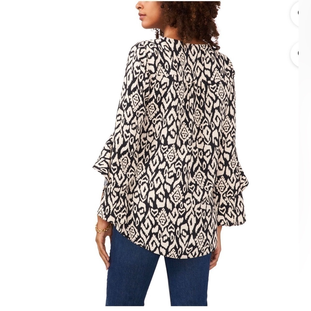 VINCE CAMUTO Unlined Crossover Hemline Printed Bell Sleeve V Neck Blouse - Picture 2 of 3